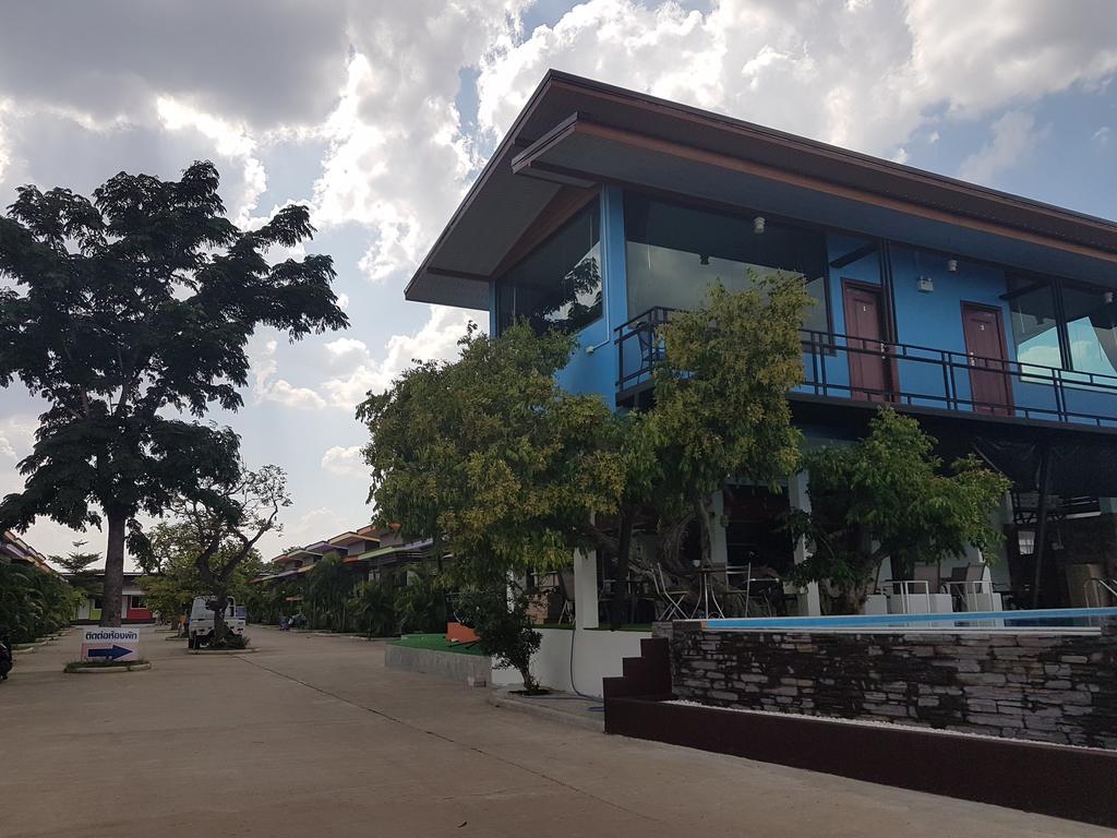 D-Sine Resort Бурирам Екстериор снимка