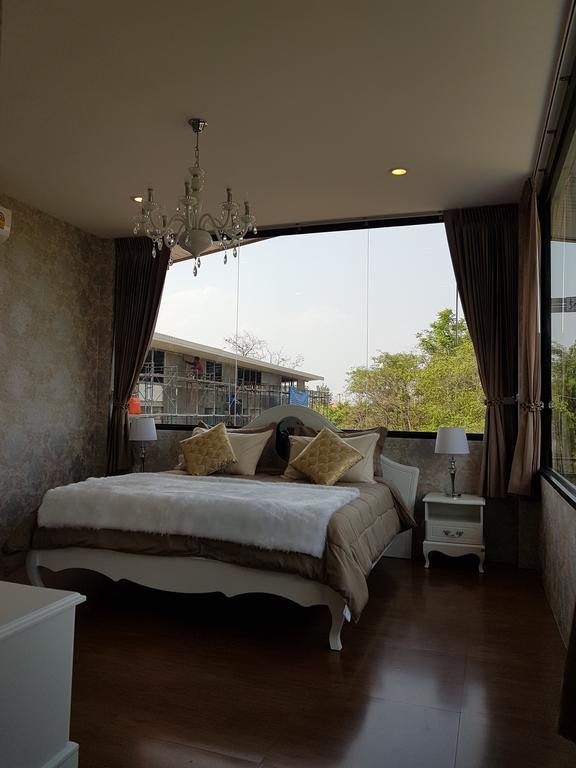 D-Sine Resort Бурирам Екстериор снимка